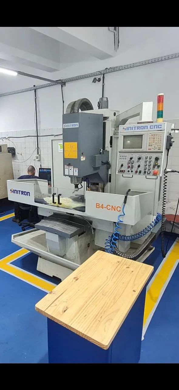 Fresadora cnc sinitron b4 - Foto 3