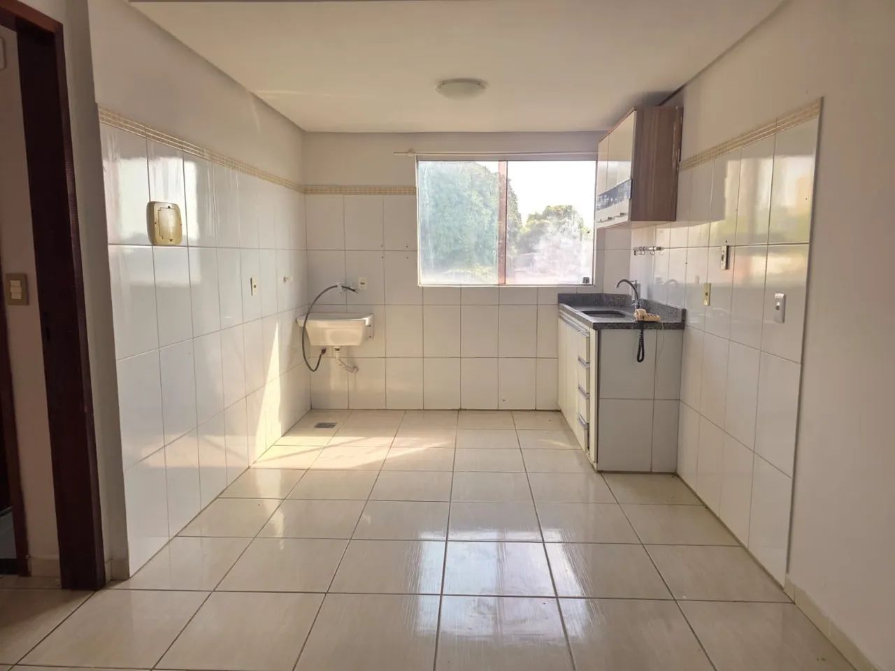 Apt próximo à praça da Bíblia 1Q C/Garagem