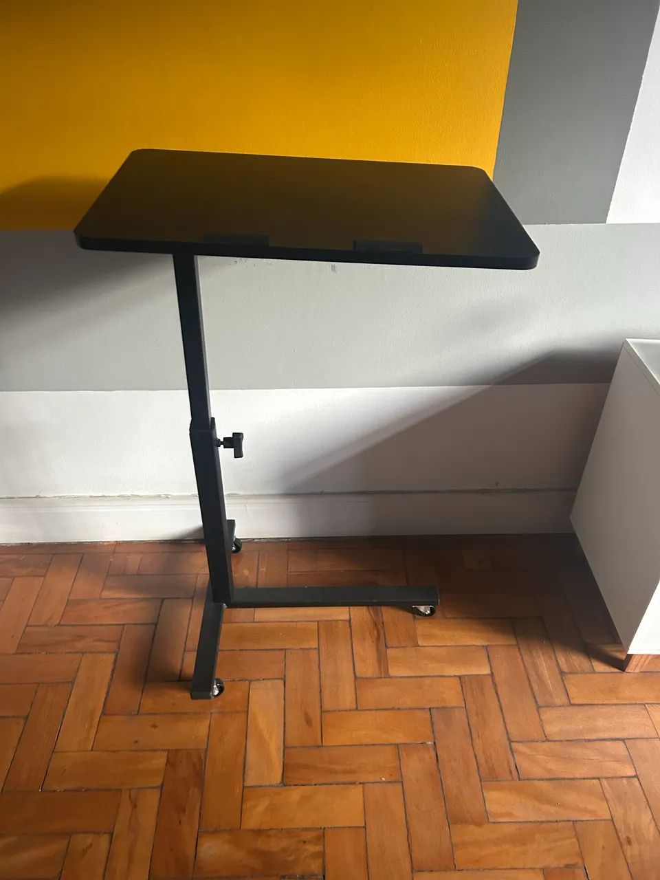 Mesa auxiliar ajustável422991882260981762