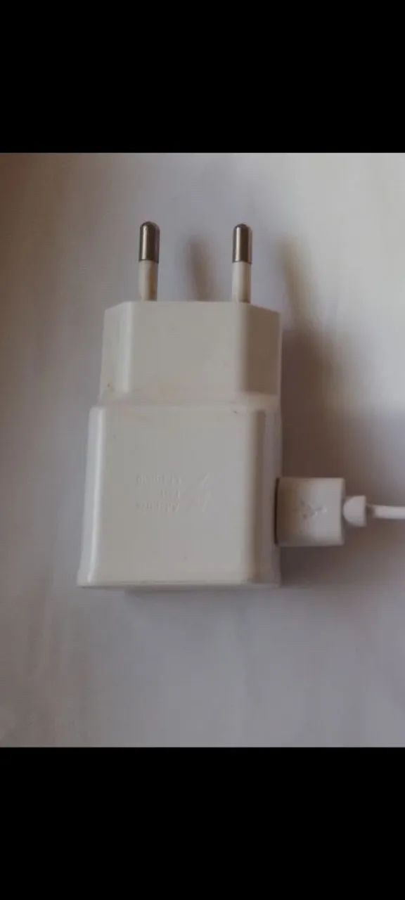 Carregador de fone Bluetooth completo com cabeça e cabo Tipo-C
