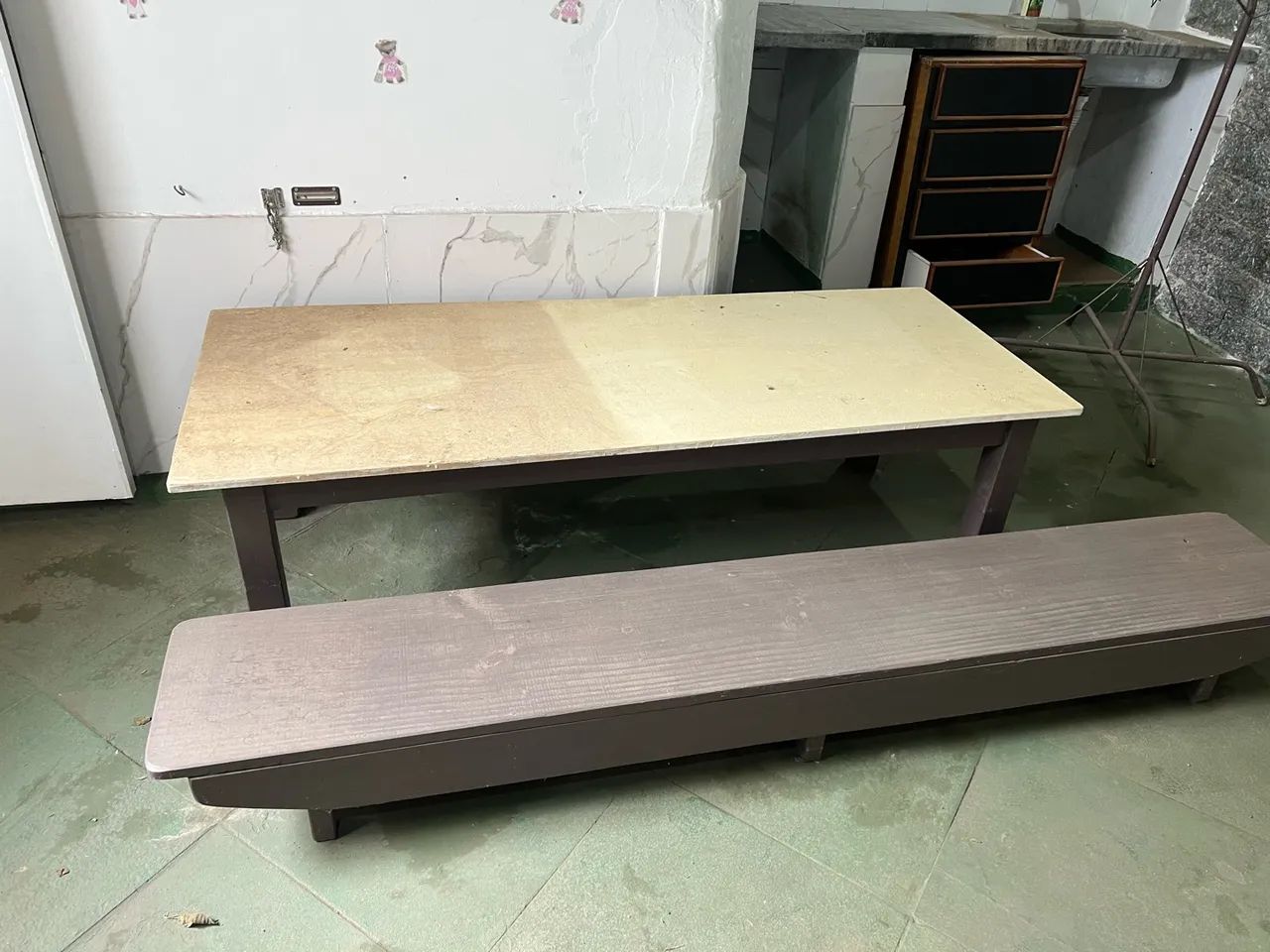 Mesa e banco em madeira de ótima qualidade.  - Foto 5