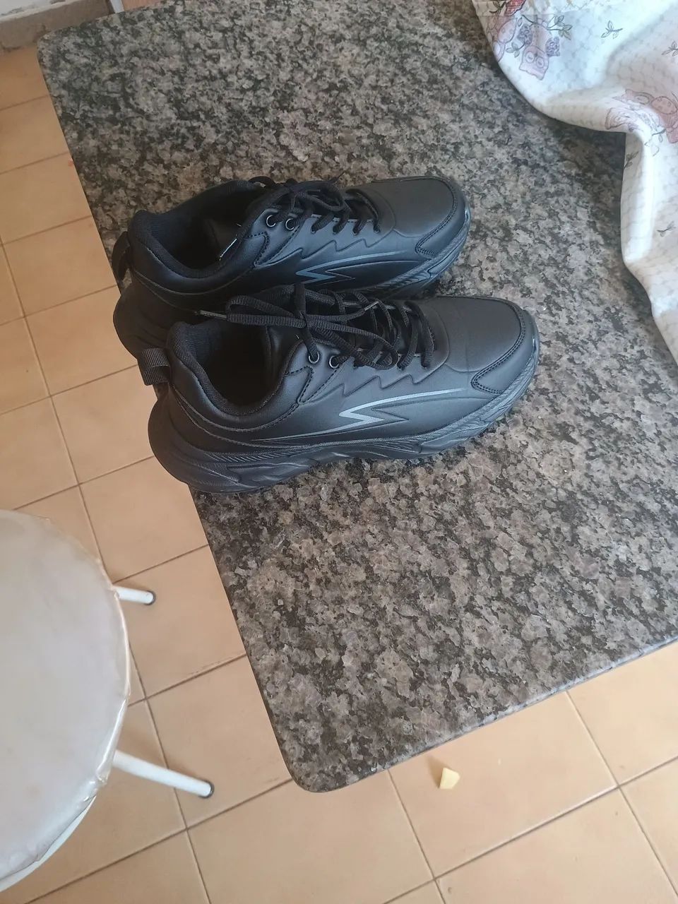 Tênis da shain 41