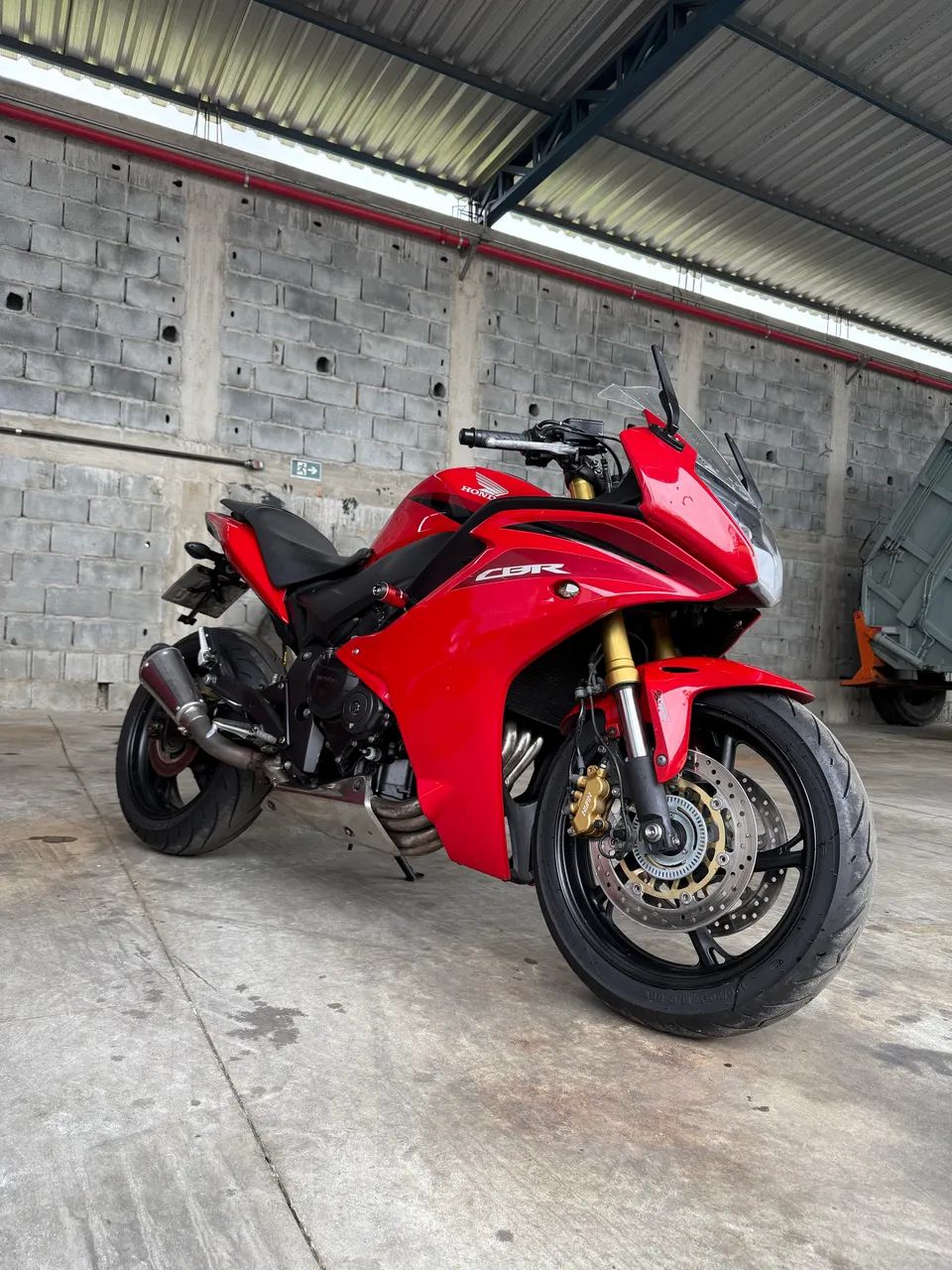 Cbr 600f só pega e andar 