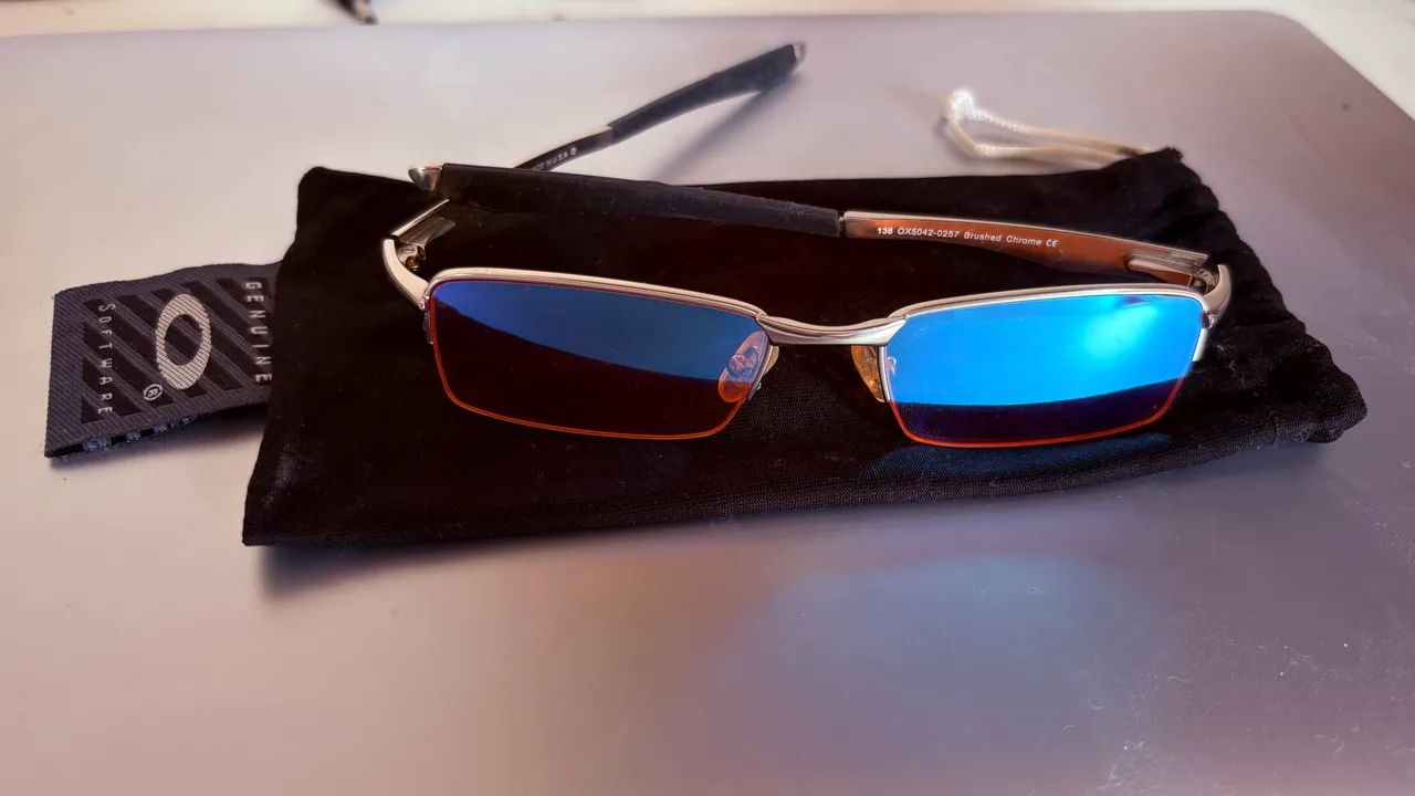 Lupa Oakley vilão 