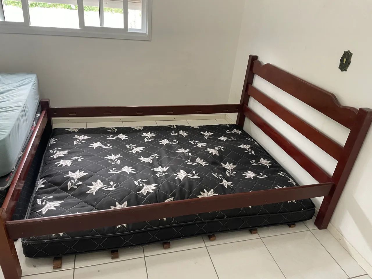 Cama de casal madeira maciça  - Foto 2