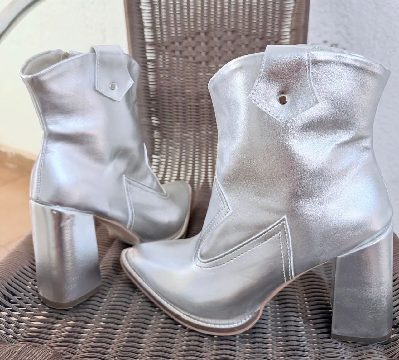 Bota Cano Curto n37 Nova Estilo Western - Foto 2