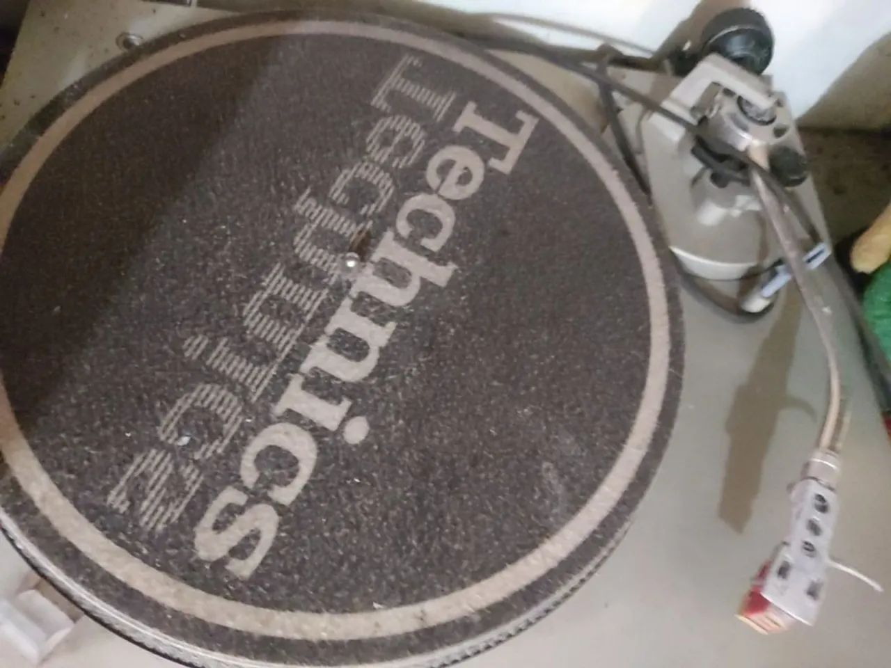 Toca Disco technics com defeito