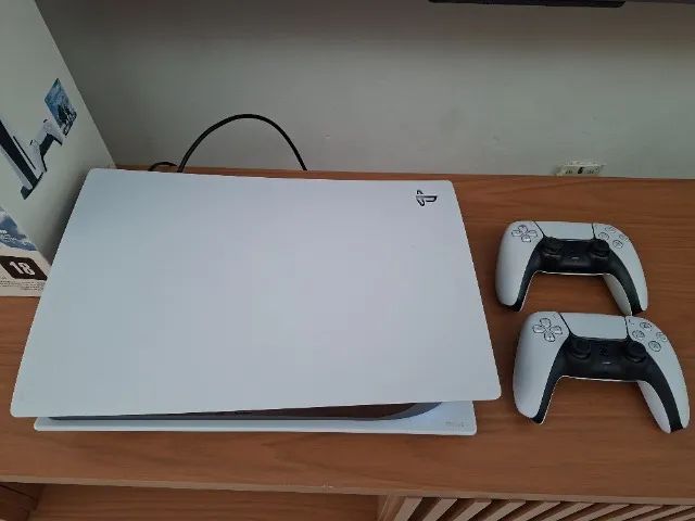 Console PS5 God of War, com leitor,2 controles - Foto 2