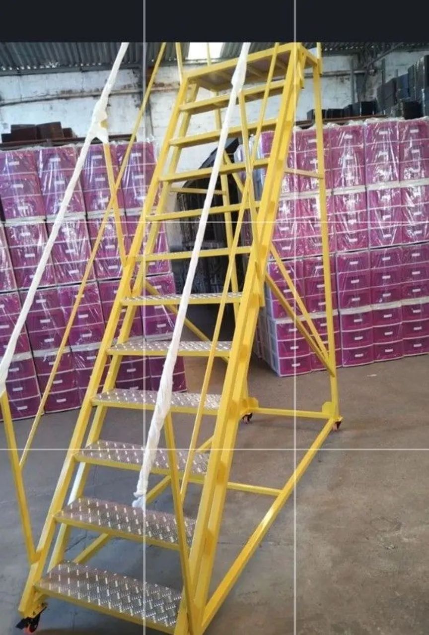 Escada plataforma industrial 