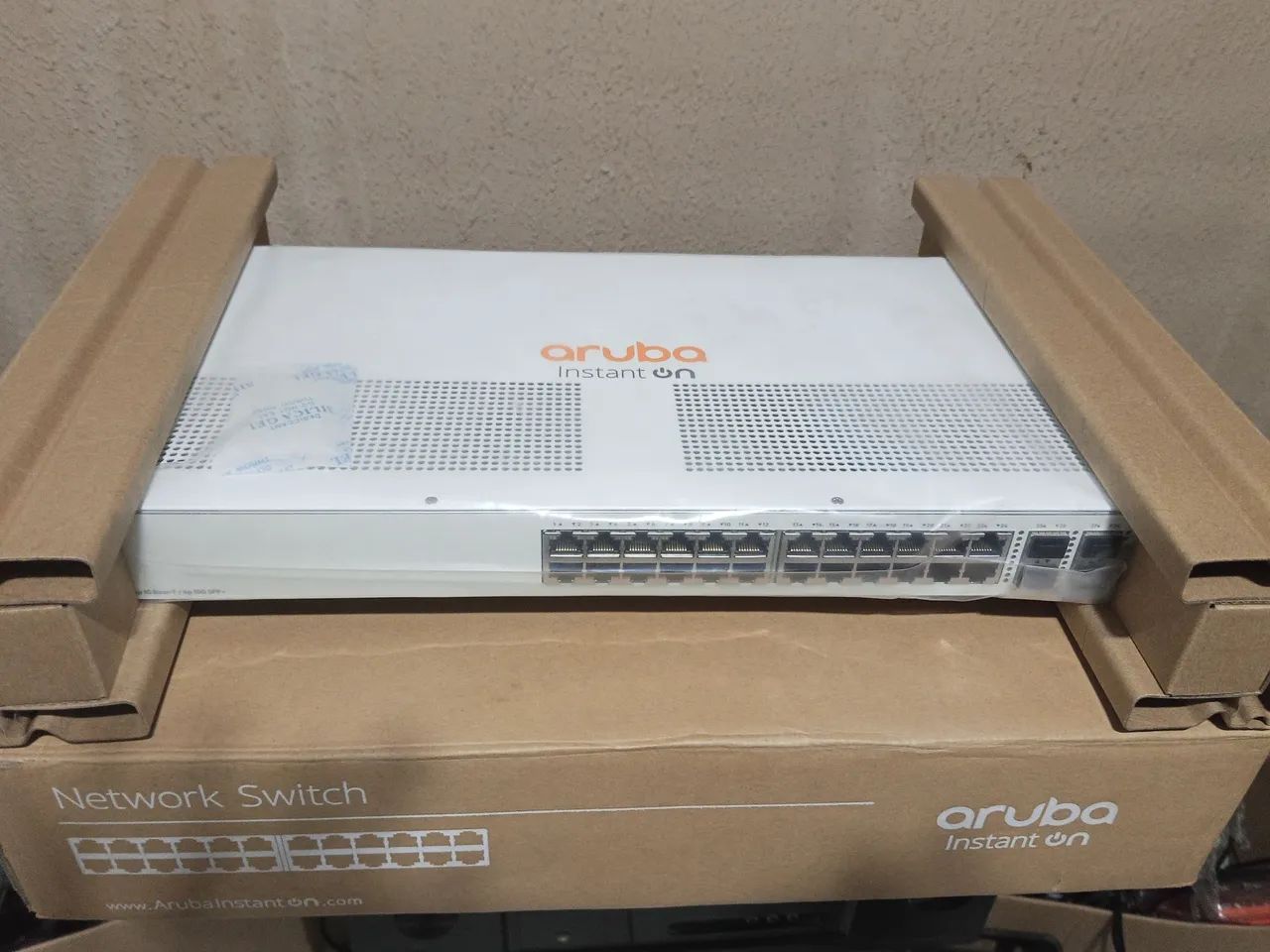 NETWORK SWITCH ARUBA