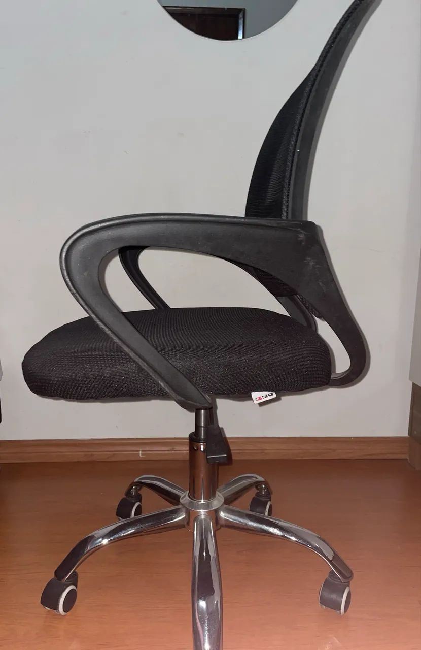 CADEIRA ESCRITÓRIO SEMI NOVA - Foto 4