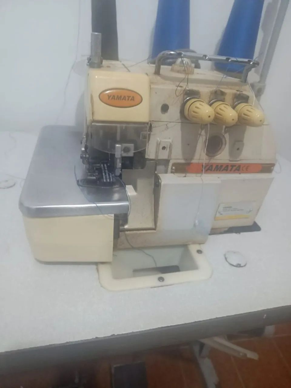 Máquina Overloque yamata