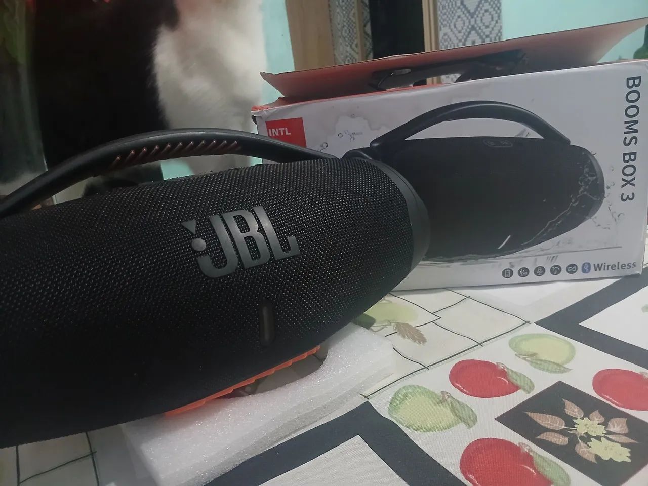 JBL nova na caixa, nunca usada