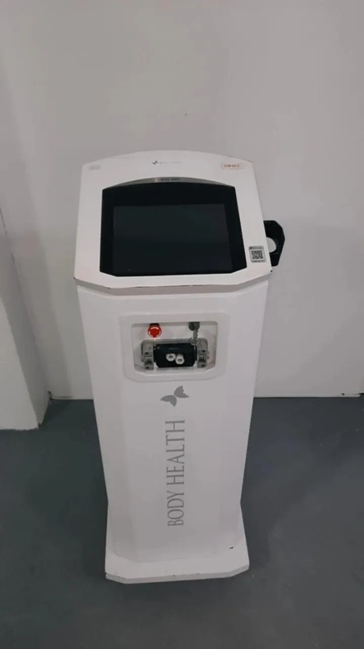 Equipamento de depilação a laser CRISTAL 3D plus 