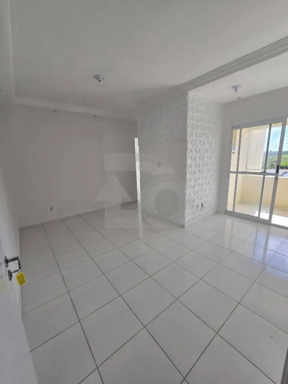 Praia da Sereia II: Apt com 2 Quartos, Varanda e 1 Vaga de Garagem