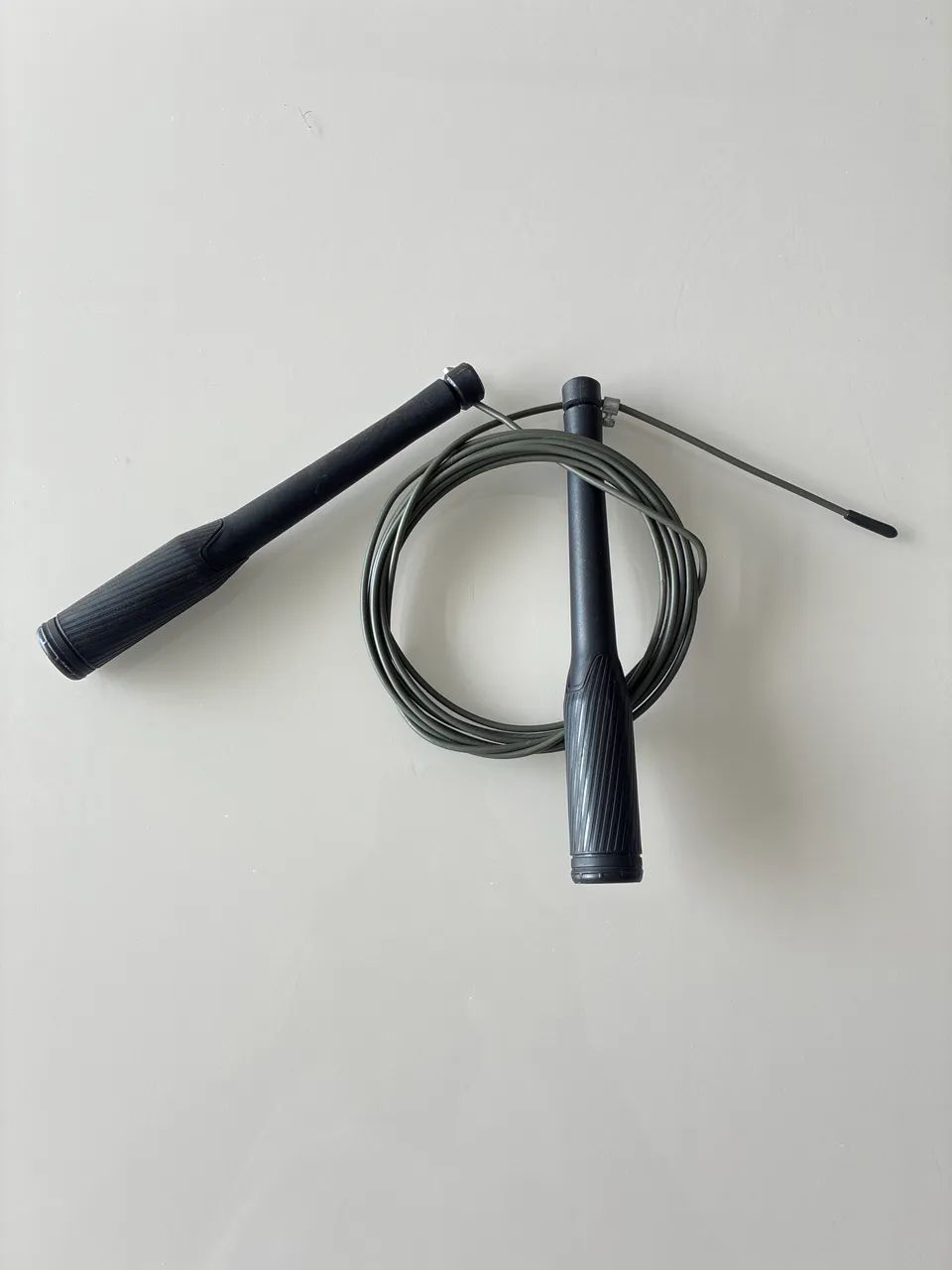 Corda para pular cabo de aço com swivel manopla 