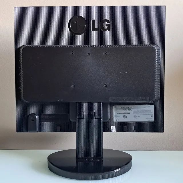 Monitor LCD LG 17" L1753T-SF em perfeito estado - Foto 4