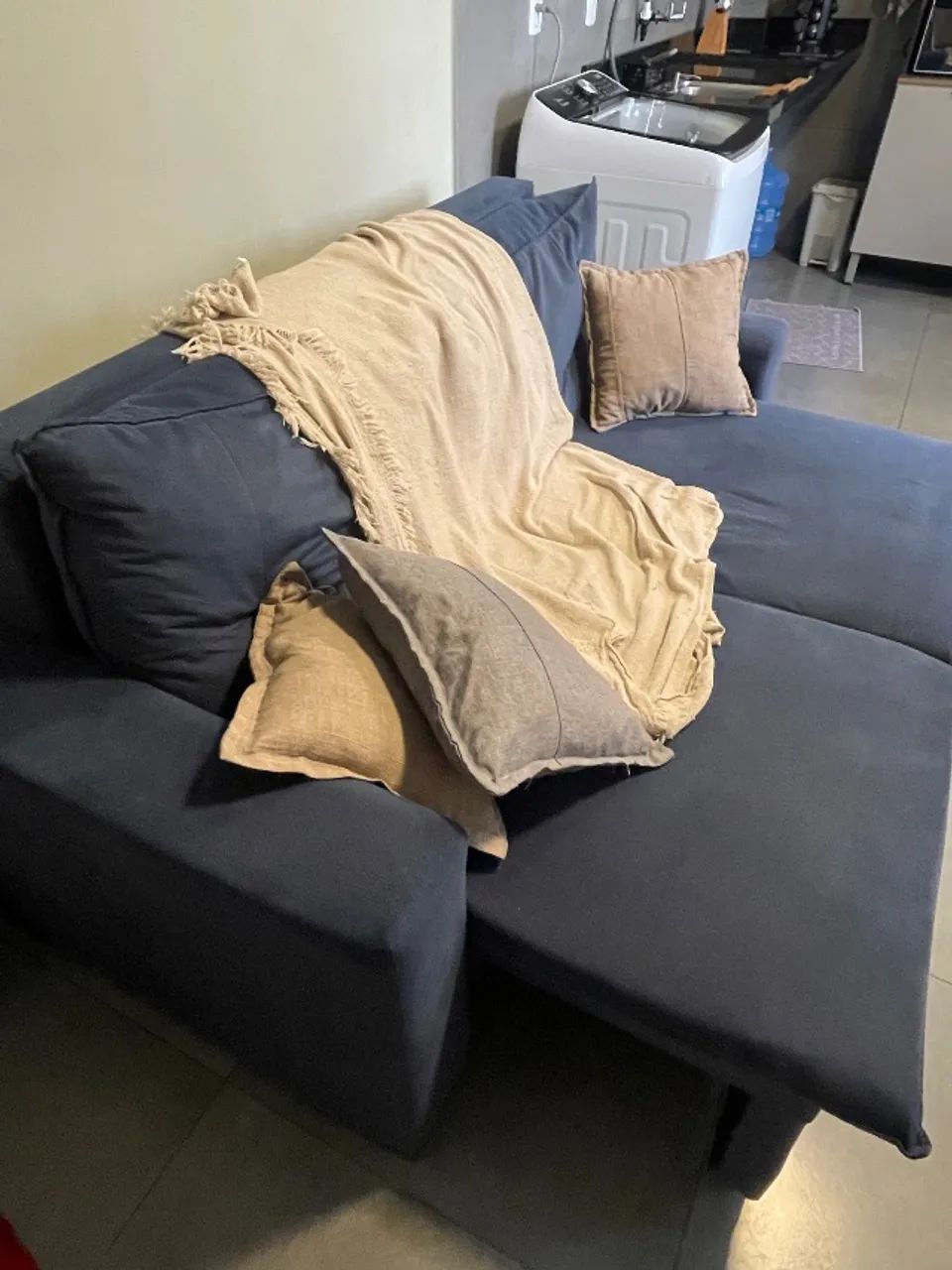 Sofá retrátil - R$ 400,00
