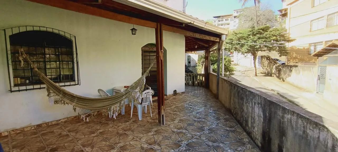 CASA DE 4 QUARTOS COM HABITE-SE E 3 VAGAS NO SALGADO FILHO