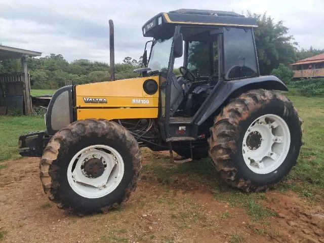 Trator valtra BM100