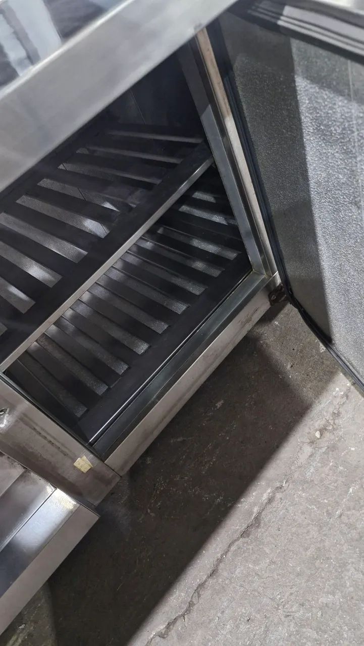 Refrigerador C/Bancada e Condimentadora inox - Foto 2