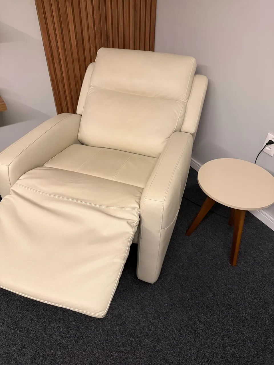     Poltrona reclinável elétrica super confortável 