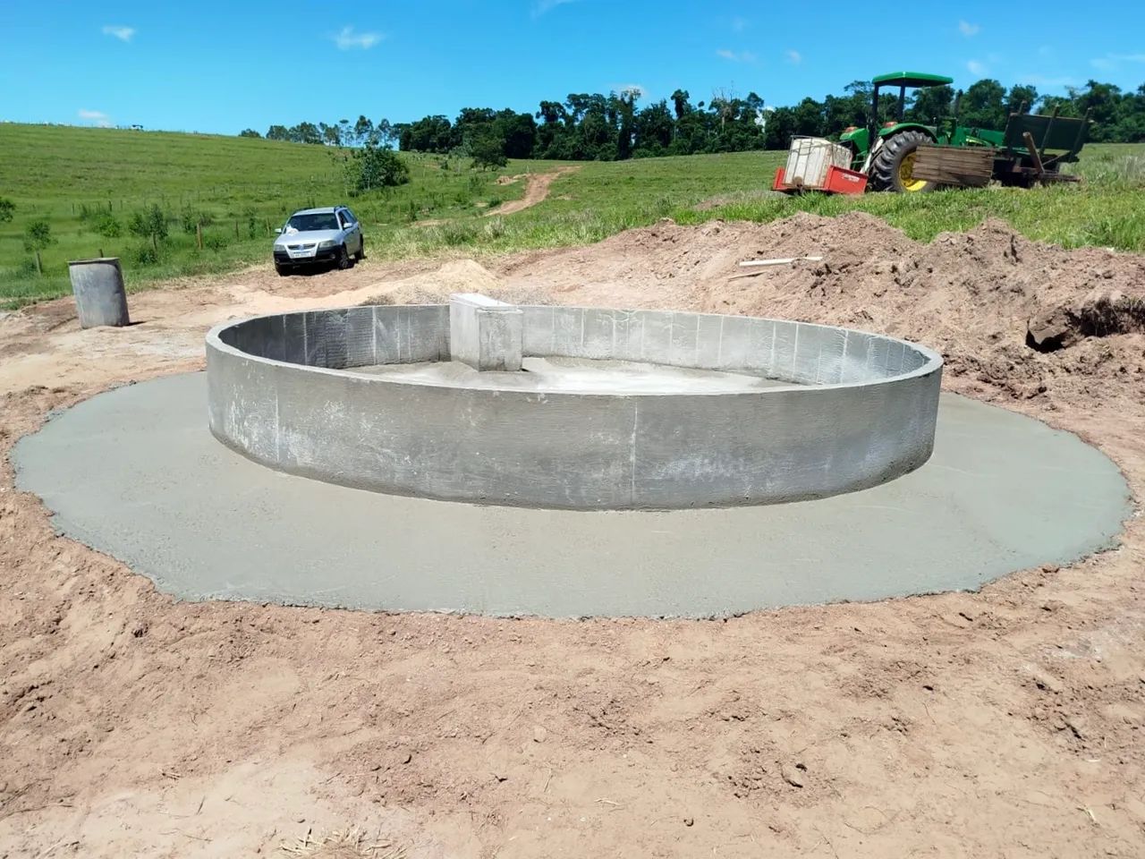 Cocho para bovinos (Água e trato)