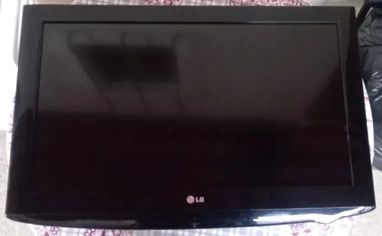 TV LG 32" LCD HD com HDMI e Entrada PC (VGA) - Funcionando Perfeitamente!