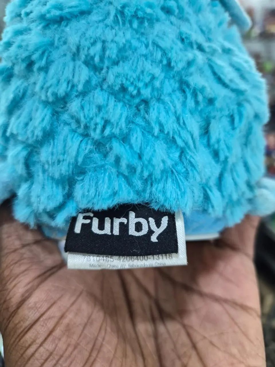 Boneco de Pelúcia Furby Azul Hasbro 15 cm a 18 cm de altura