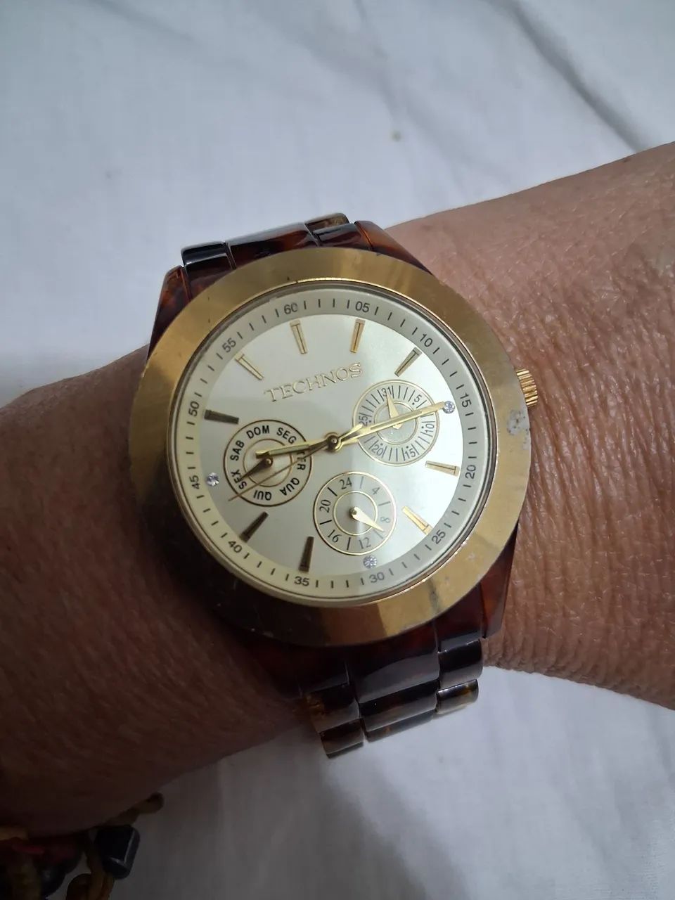 Relógio Technos Feminino marrom com dourado - Foto 2