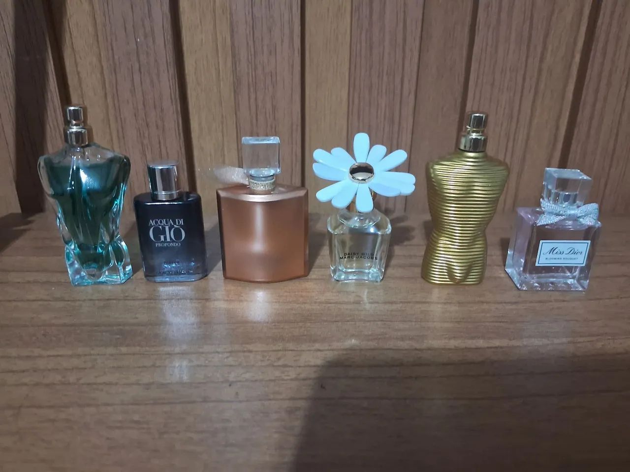 Miniaturas perfumes novas acompanham caixas 