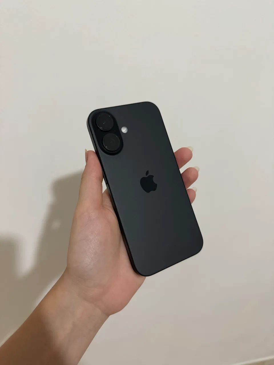 iPhone 16