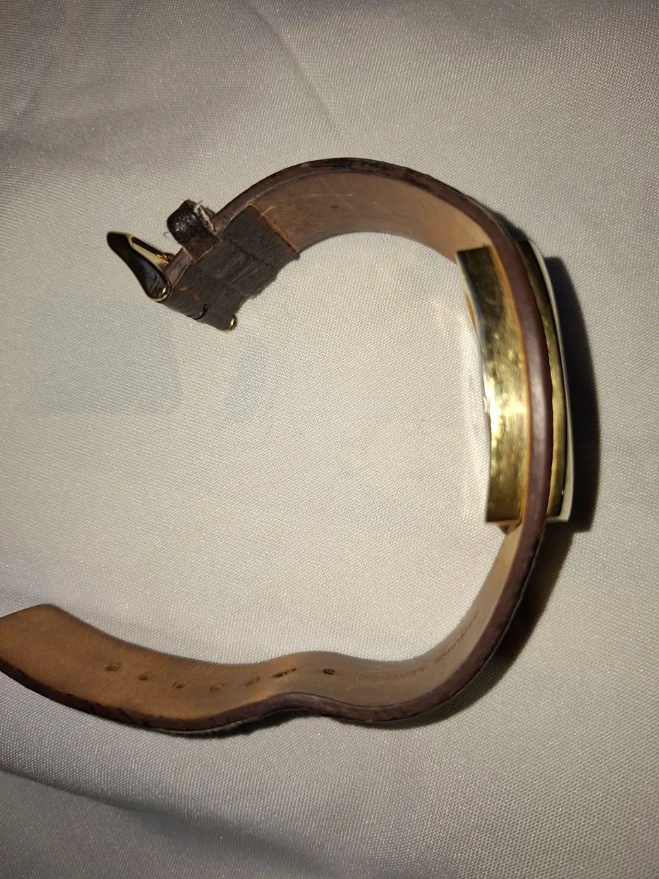 Relógio Chilli Beans, marcando a hora certa, com pulseira de couro. Contorno e fivela em   - Foto 3