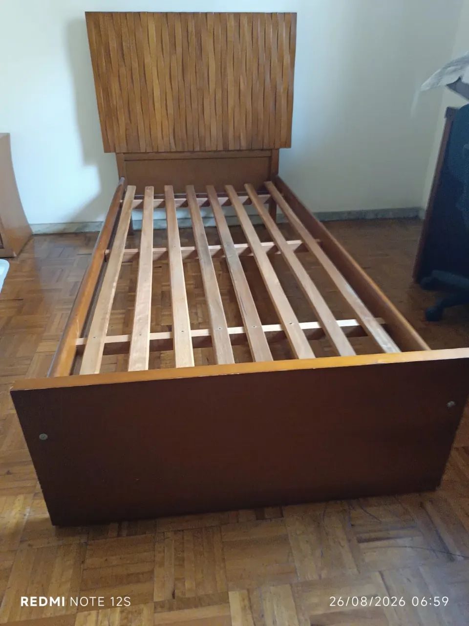 Cama de Madeira sem Colchão em bom estado - Foto 3