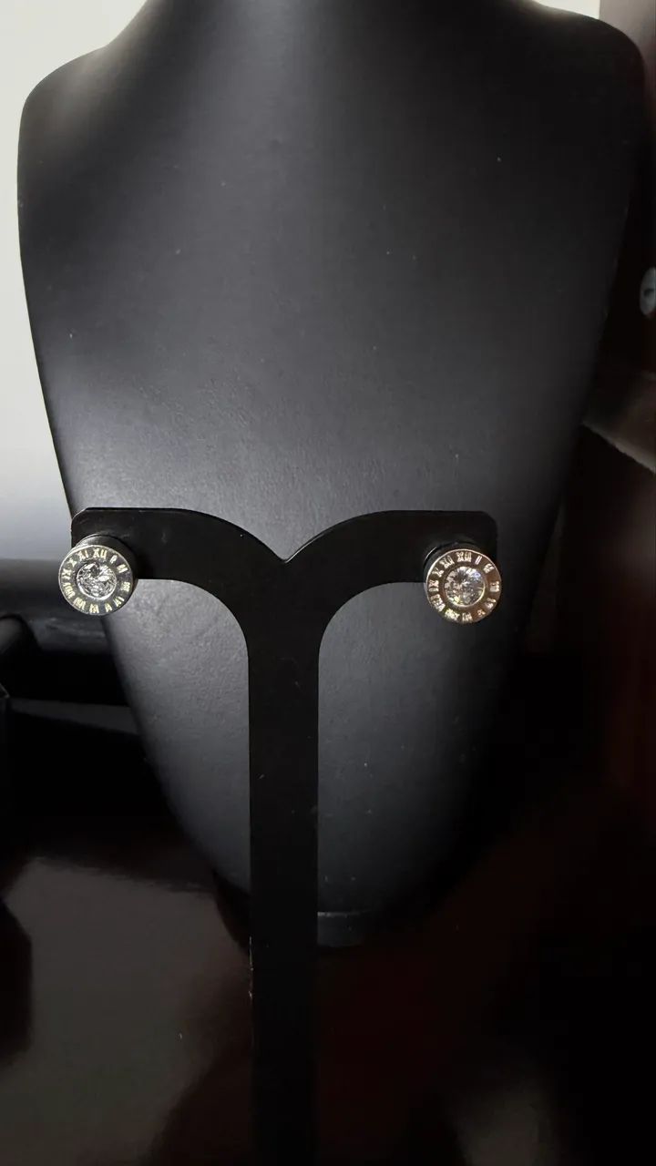 Brinco Romano Zircônia Prata 925
