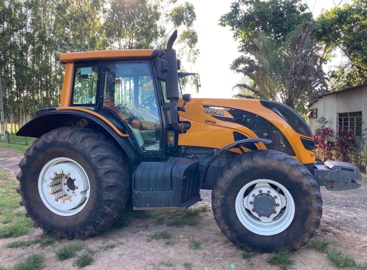 Trator Valtra BH194 ano 2019, 4x4, câmbio manual, com 10.800 horas, em SP - Foto 2
