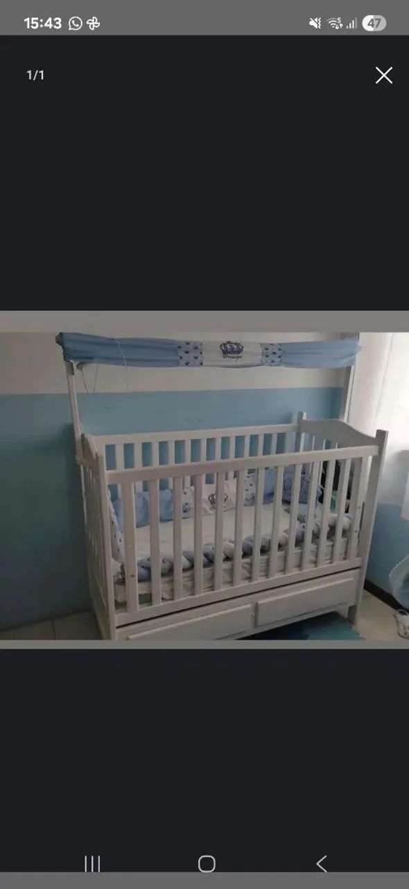 Berço de madeira com duas gavetas e vai de brinde itens de kit berço 