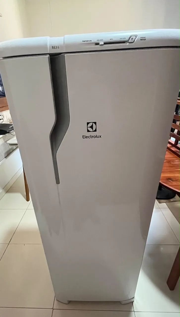 GELADEIRA ELECTROLUX SEMI NOVA 