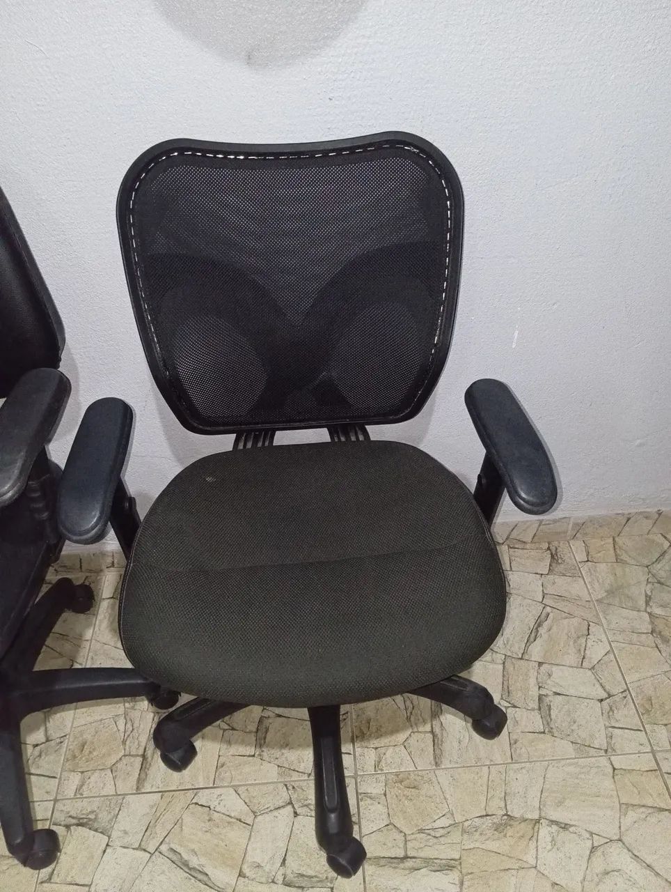 cadeira giratória com 3 regulagens em tela 