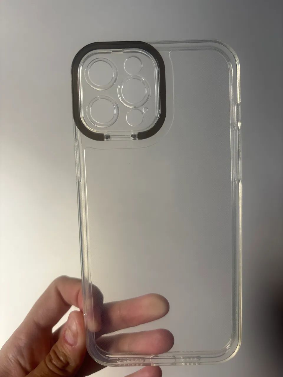Capa Transparente Com Proteção De Câmera IPhone 12 Pro Max - Foto 3