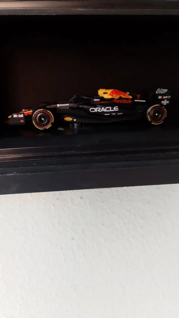 Miniatura Red Bull F1 Max Vestarpen . - Foto 3