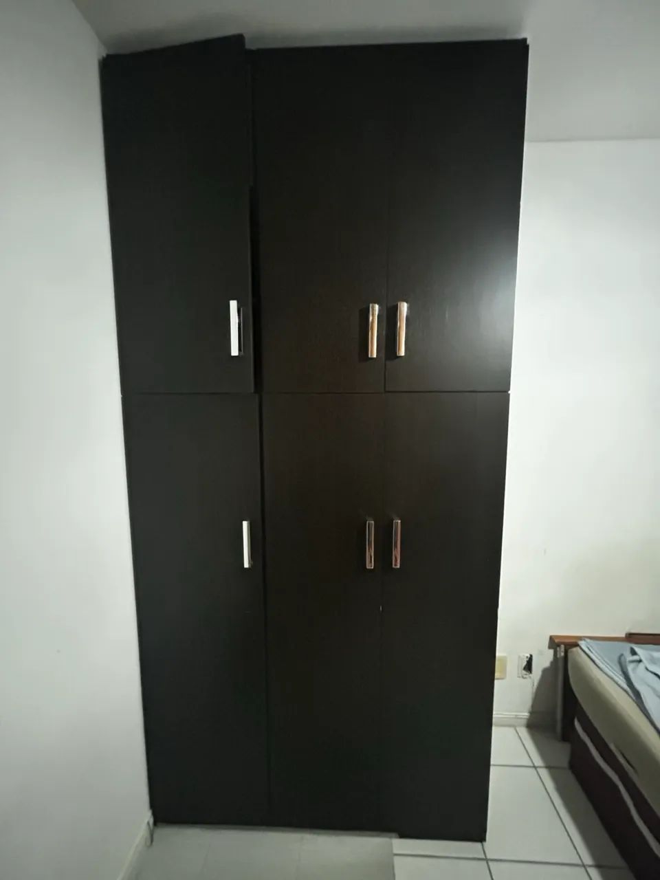 Guarda-Roupa 6 Portas - Preto