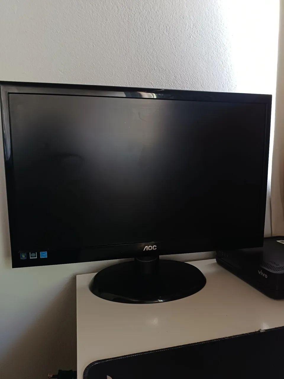 Monitor AOC (Com detalhe na tela) - Barato! - Foto 4