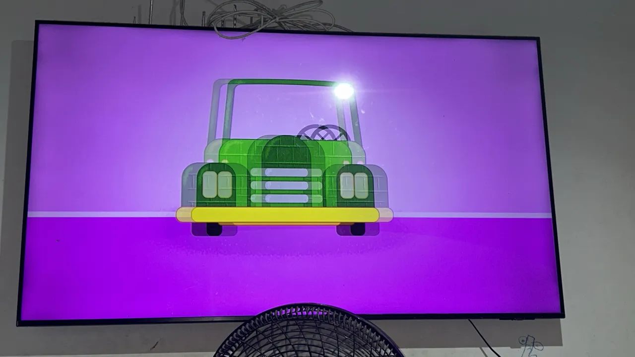 Vendo uma Tv 65 polegadas com Xbox