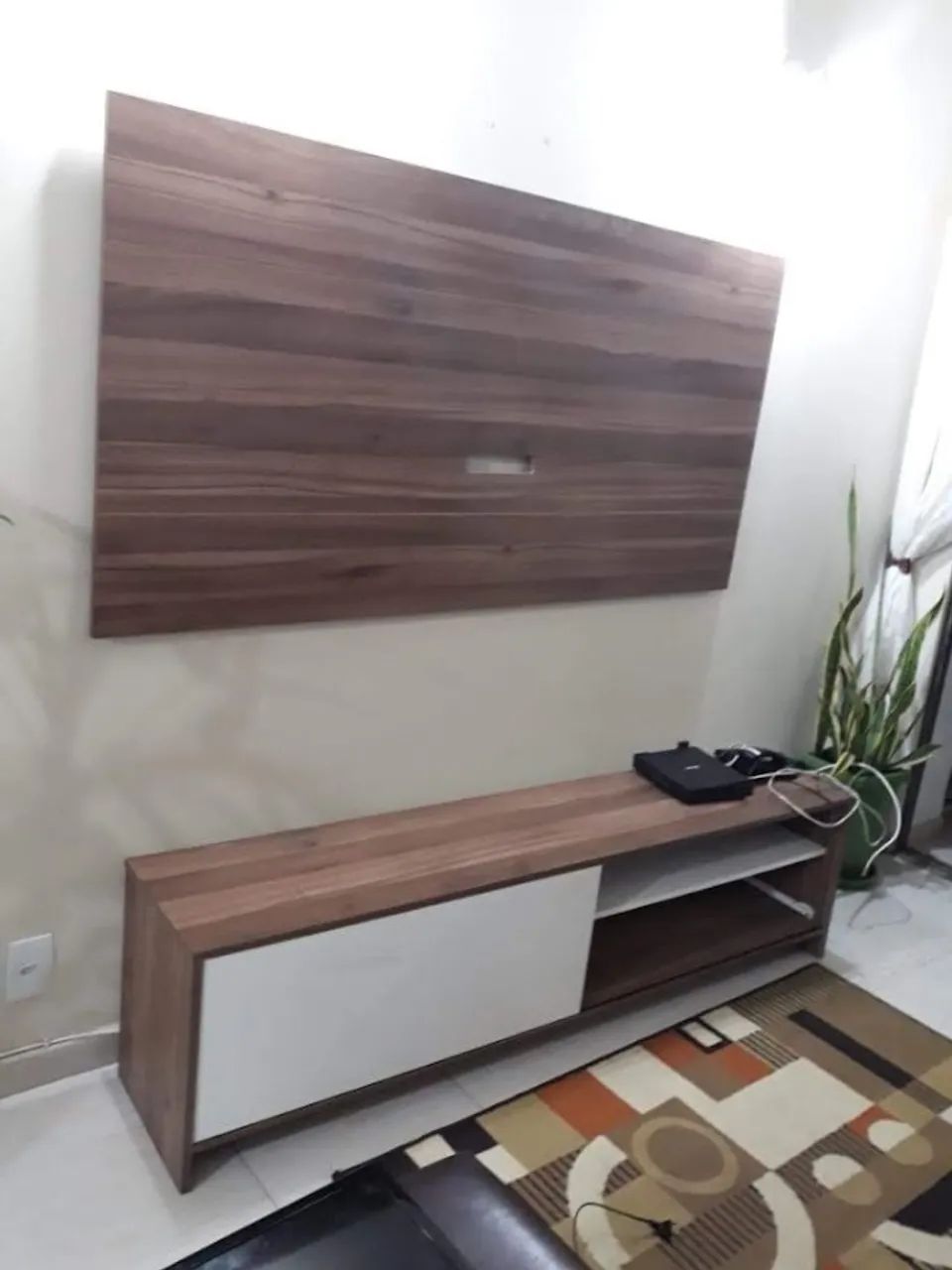 Rack com Painel para TV - R$ 700