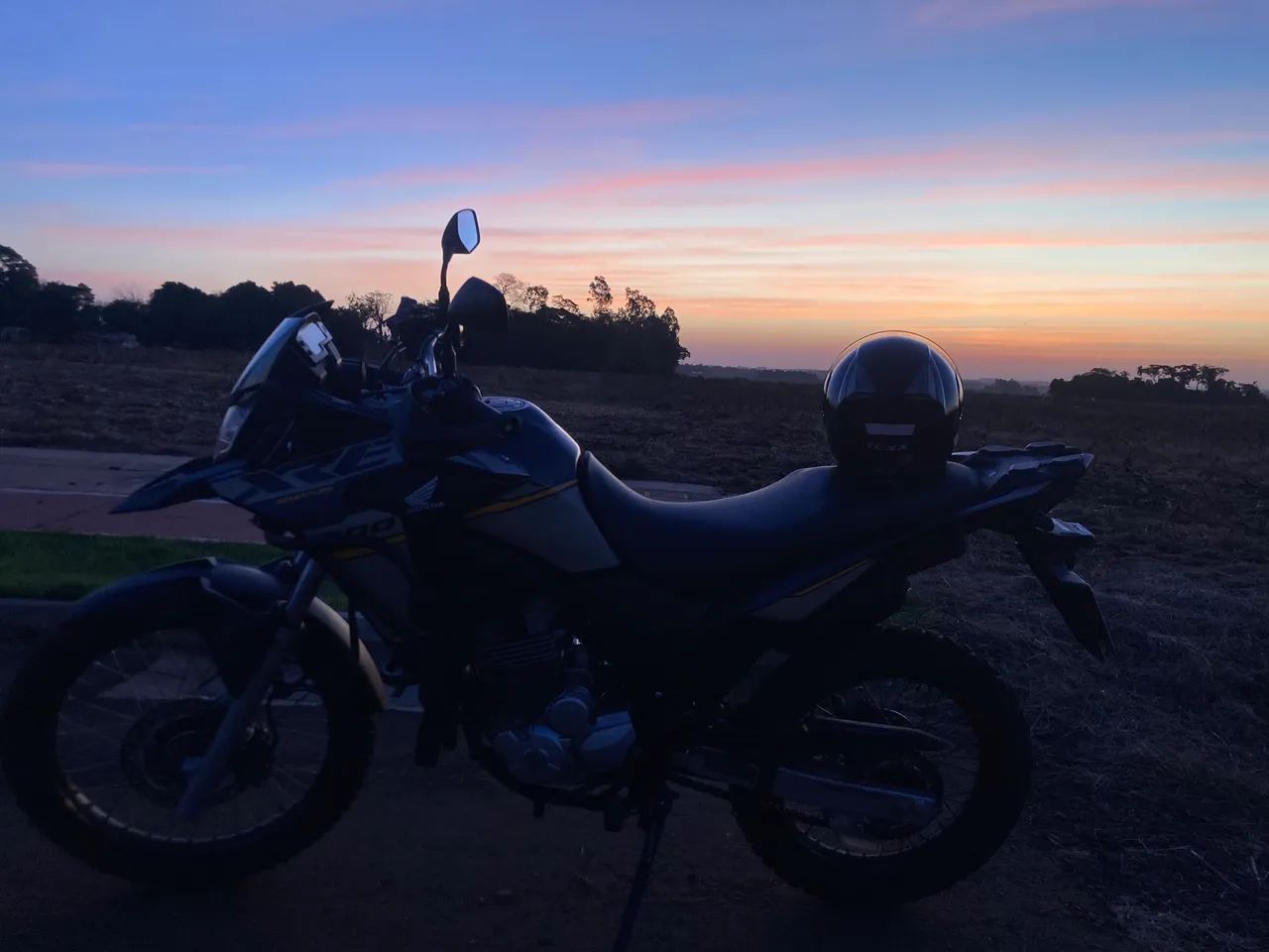 XRE 300 ADVENTURE 2023 - Foto 6