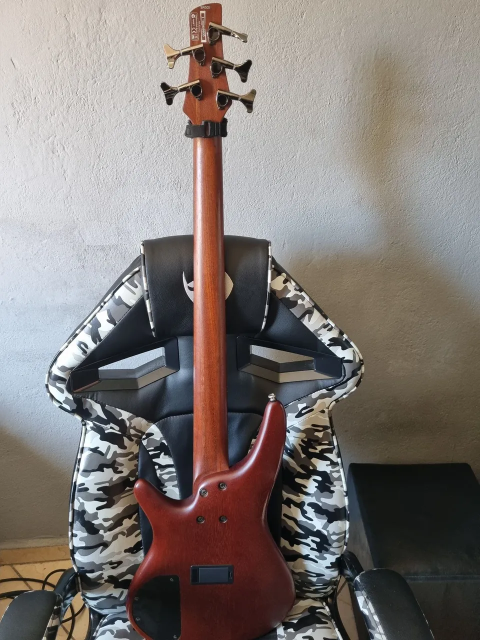 baixo ibanez sdgr