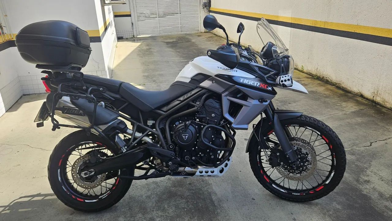 Triumph Tiger 800 XCX