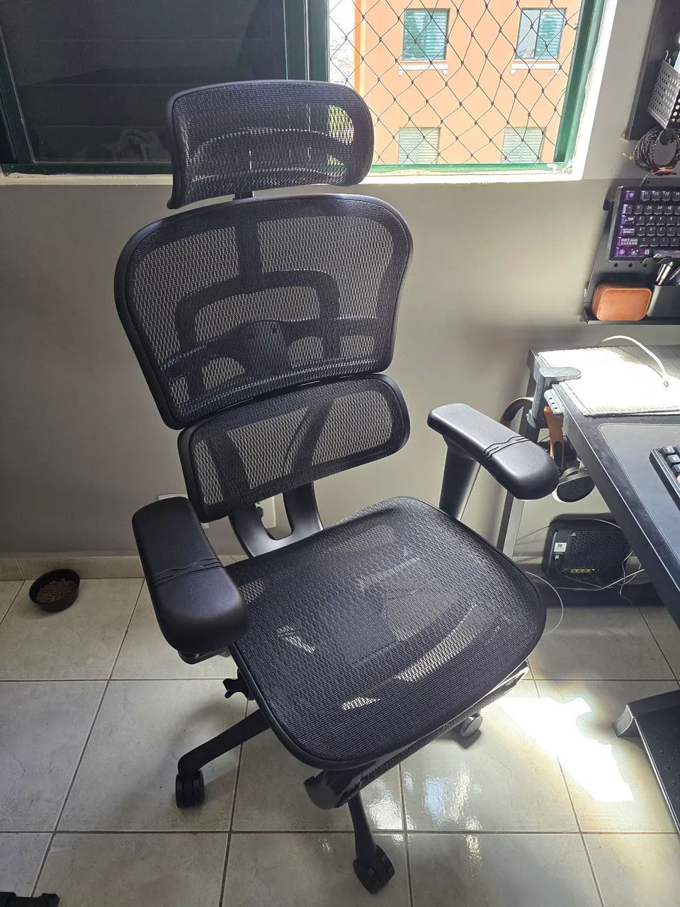 Cadeira ergonômica ergohuman ultra all Black com descanso de pés
