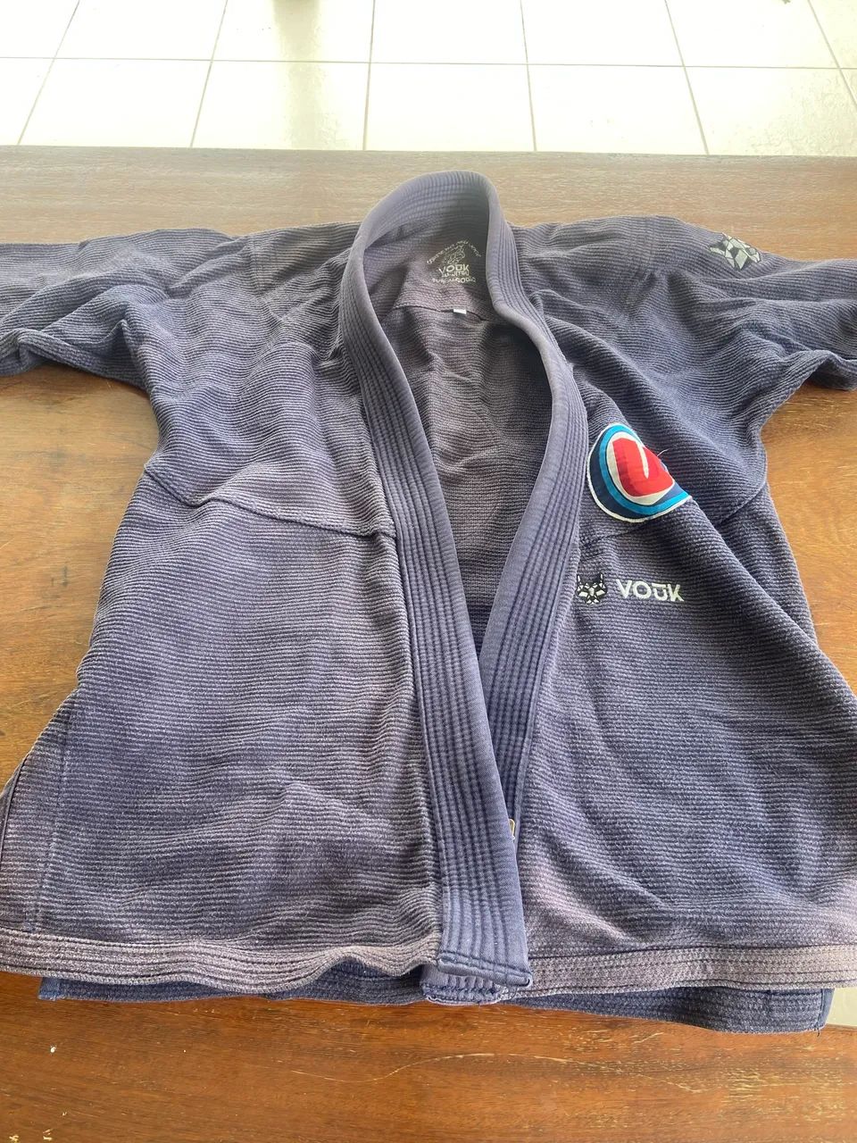Kimono jiu-jítsu Vouk A 2 e Faixa Branca Atama A 3 - Foto 2